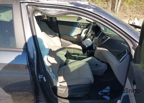 2017 Hyundai Tucson Sport z USA, uszkodzony, nr VIN KM8J33A2XHU525595